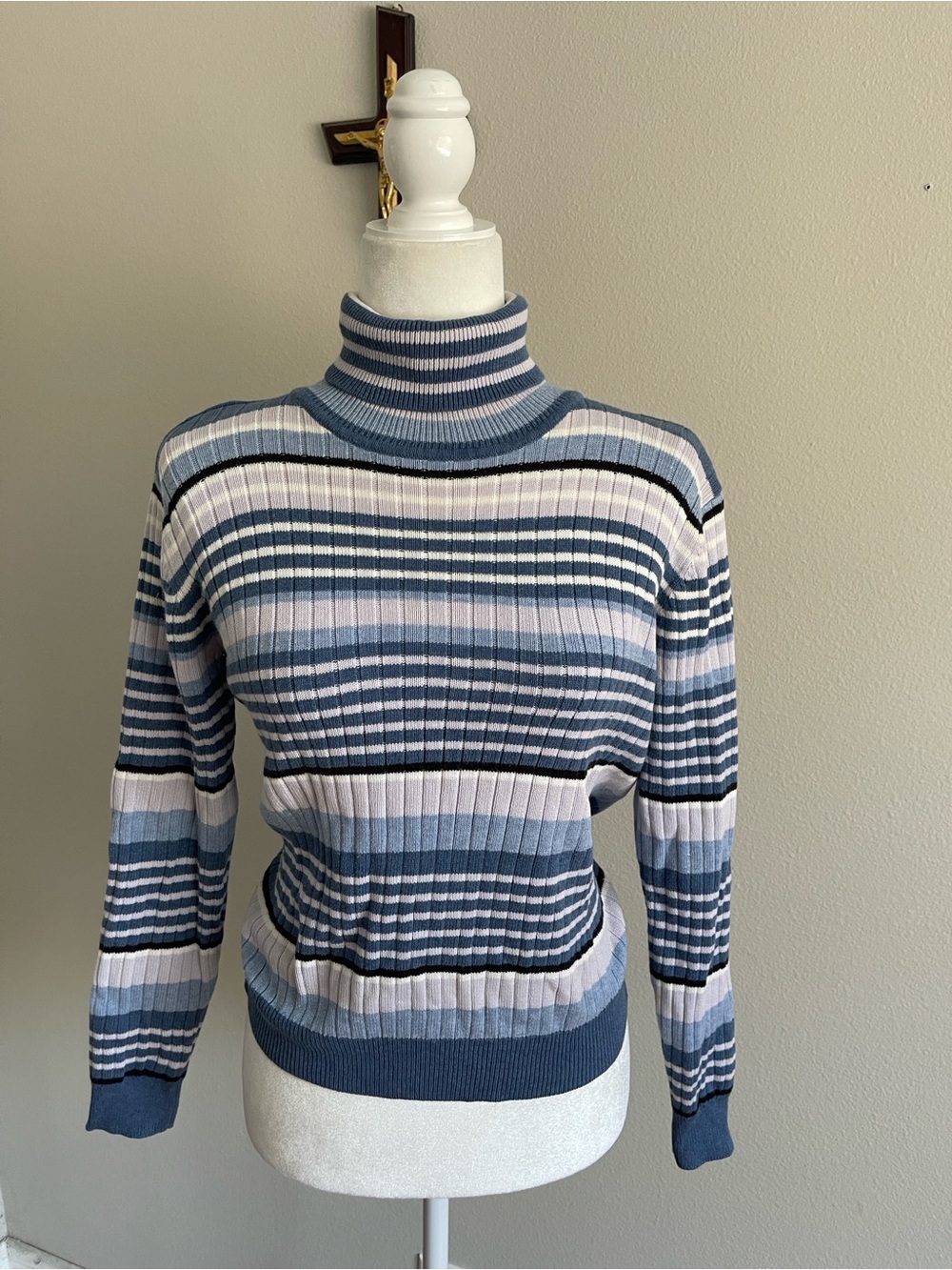 JEANNE PIERRE Blue & White Striped Ribbed Turtleneck Sweater
